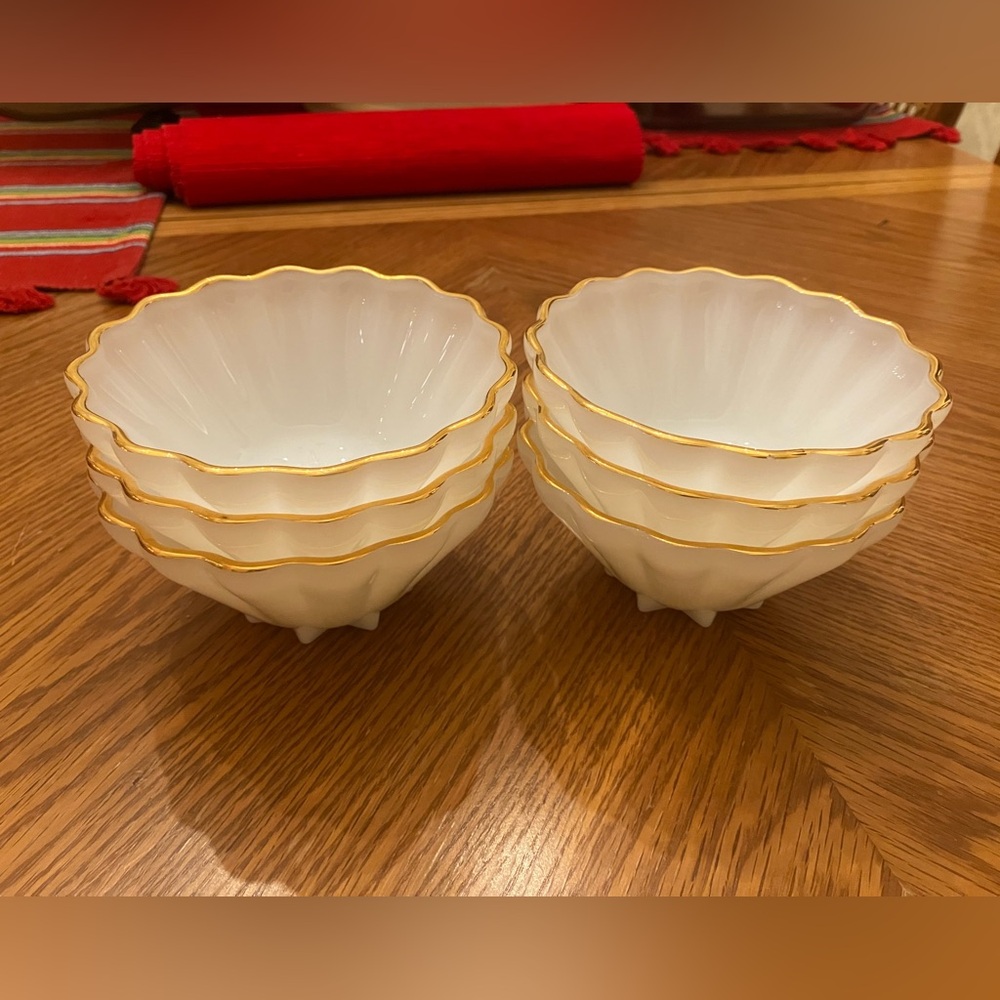 Vintage Fluted Milk Glass Gold Trimmed Bowl 6 Set 1970’s